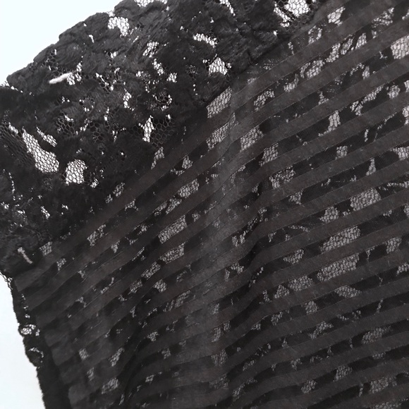 Free People Black Lace Hi-Lo Long Top Sz S EUC - Picture 3 of 6